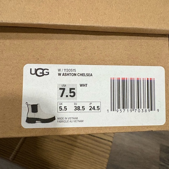 UGG Ashton Chelsea White and Black Ankle Boots - Picture 6 of 6
